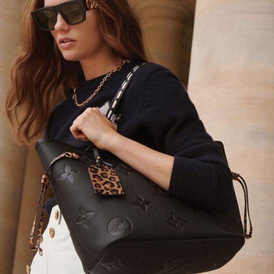 606D236D-8113-FA27-435D-0920F25E26BC.jpg Louis Vuitton Neverfull MM Black M45856