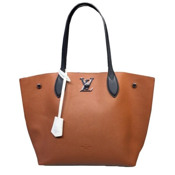 749e199485073090696bf0f3d29b9f90.jpg Louis Vuitton Lockme Go M52408