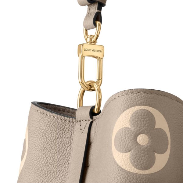 louis-vuitton-neonoe-mm-bicolor-monogram-empreinte-leather-handbags-M45555_PM1_Closeup-view.jpg Louis Vuitton M45555 NéoNoé MM